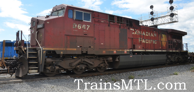 Locomotive CP9667 left side / coté gauche